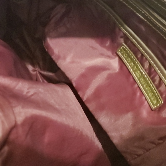 Tommy Hilfiger olive green leather hobo shoulder tote bag with tassel - Picture 7 of 8